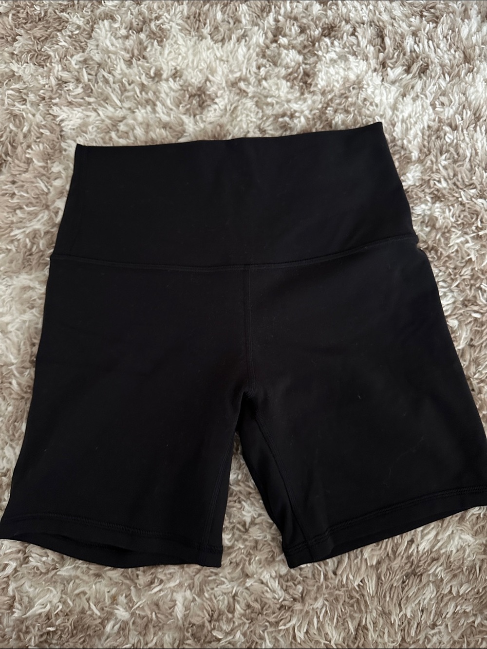 Lululemon biker shorts size 6
